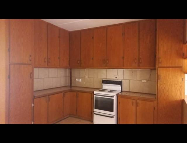4 BEDROOM HOUSE FOR SALE IN MEYERHOF